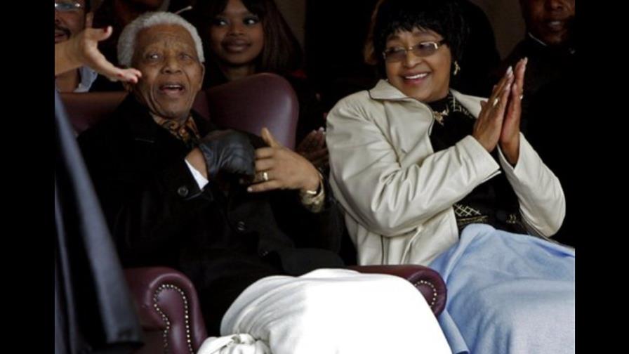 Mandela sigue muy enfermo, dice su ex esposa