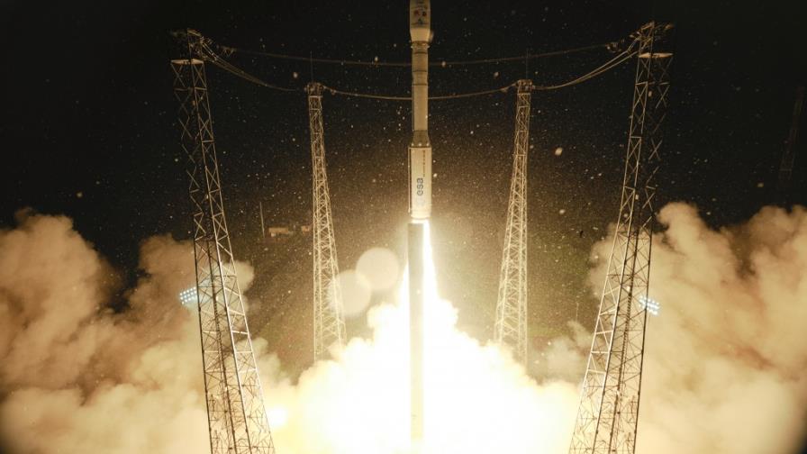 Arianespace pondrá en órbita dos nuevos satélites en 2017 y 2018