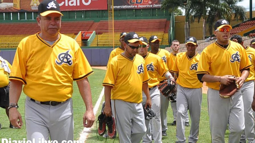 Águilas superan al Escogido en series finales