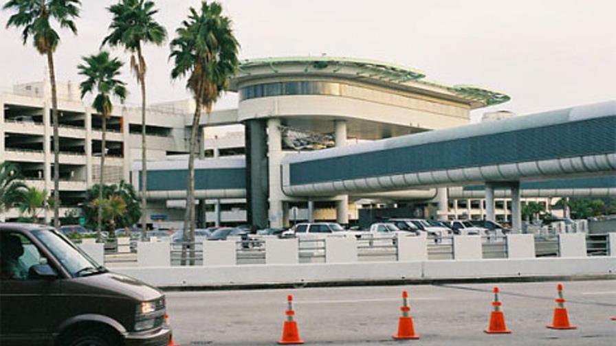 Dos aviones se rozaron en tierra en el aeropuerto de Miami