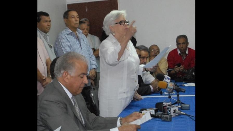 Grupo de Hipólito mantiene convocatoria a reunión del Comité Político PRD