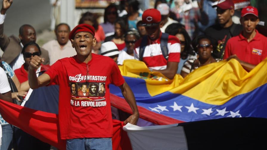 Unos 40 dominicanos emprenden una peregrinación para orar por Chávez Unos 40 dominicanos emprenden una peregrinación para orar por Chávez