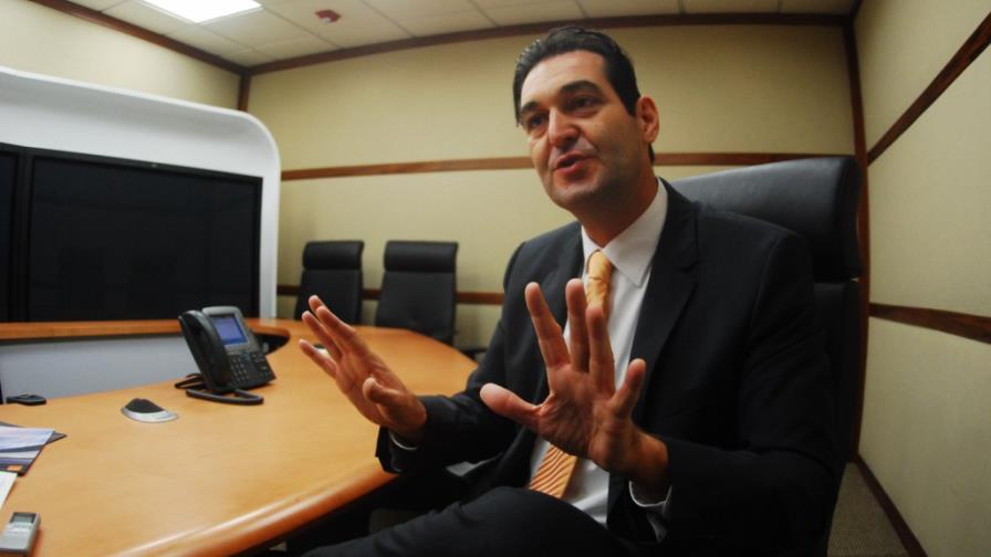 Orange lanza nuevos planes negocios para empresas; invertirá US$100MM Orange lanza nuevos planes negocios para empresas; invertirá US$100MM