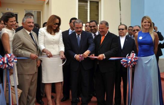 Danilo Medina promete respaldar las iniciativas que beneficien del pueblo