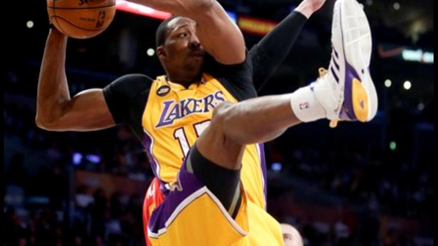 Los Lakers ganan y van en la séptima plaza en los playoffs