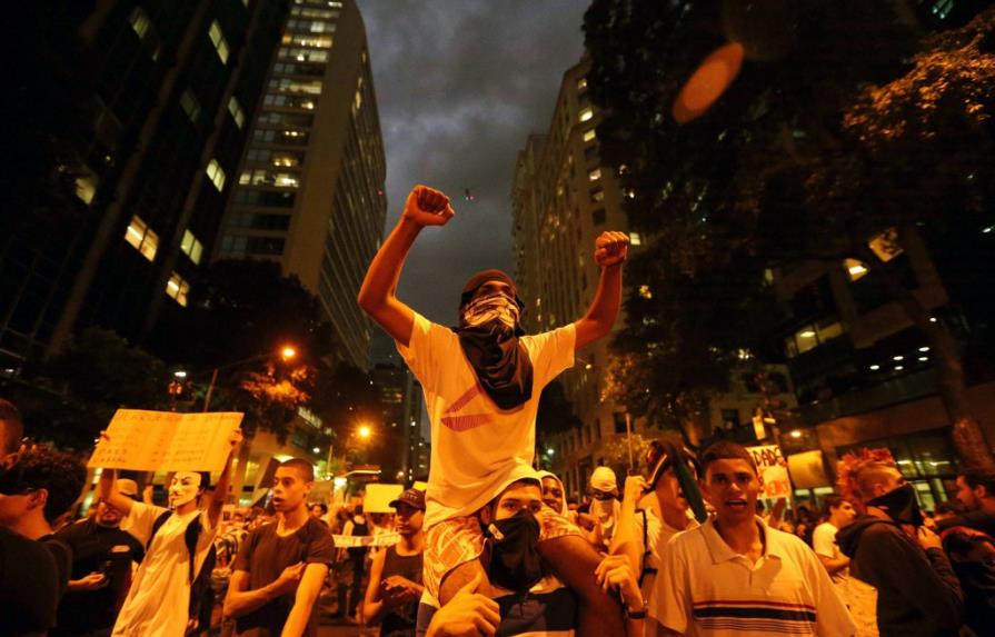 Rousseff considera como legítimas las protestas en el país