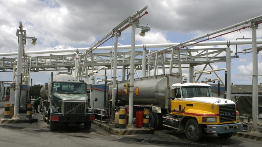 El barril del petróleo Texas abre a 98 dólares