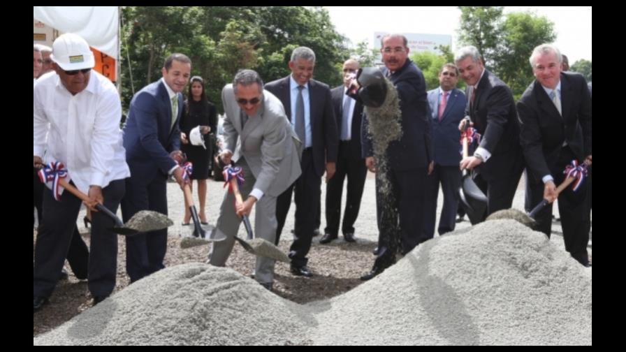 Presidente Medina deja iniciada construcción de Avenida Circunvalación Presidente Medina deja iniciada construcción de Avenida Circunvalación