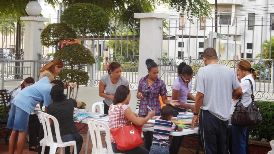Colegio promueve intercambio de libros usados