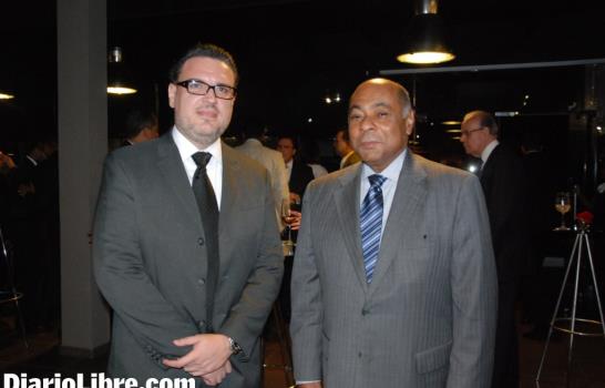 Circula una obra de Miguel Valera sobre el Poder Judicial