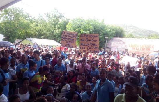 Residentes en Las Salinas convierten inauguración en escenario de reclamos