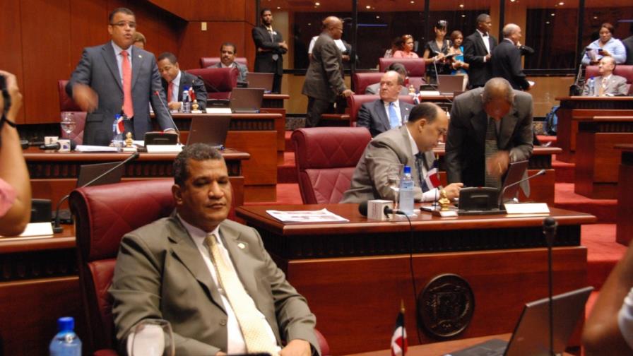 Los senadores favorecen reducir las ganancias de las AFP Los senadores favorecen reducir las ganancias de las AFP