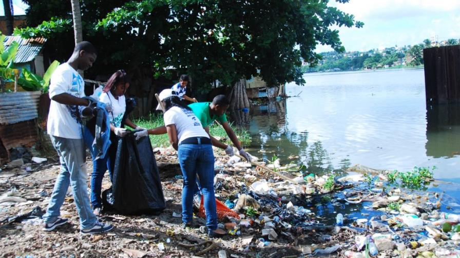 Realizan operativo de limpieza en El Dique
