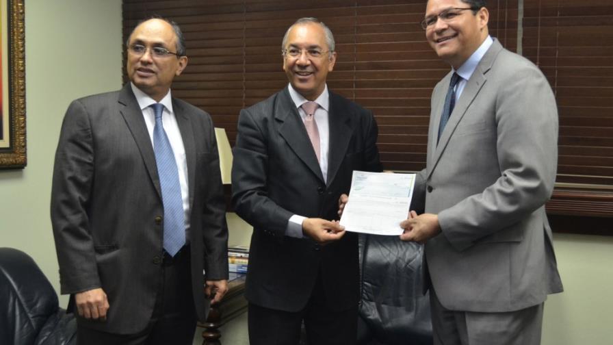 El INDOTEL acuerda continuar el apoyo a estudiantes del ITLA