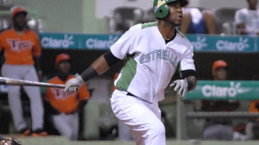 Las Estrellas mantienen a los Gigantes luchando por clasificar