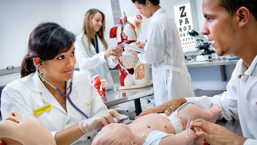 Estudiantes de Medicina del INTEC exhortan a hospitales aumentar las prácticas de sanidad