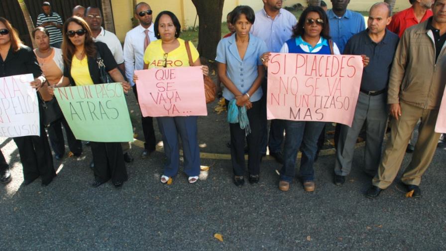 Maestros liceo Víctor E. Liz siguen en lucha