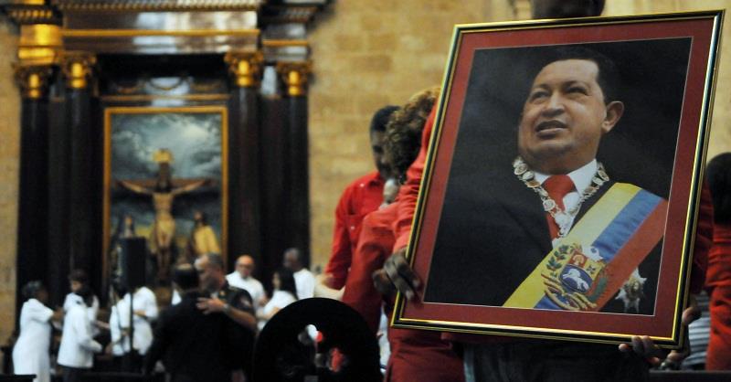 Cuba oficia nueva misa por salud de Chávez