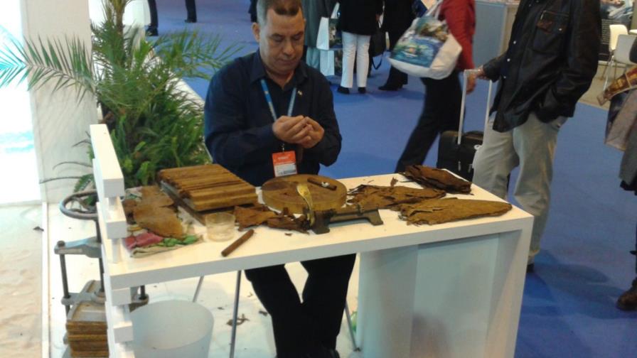 Industria del cigarro dejó a RD divisas por US$442 millones en 2012 Industria del cigarro dejó a RD divisas por US$442 millones en 2012