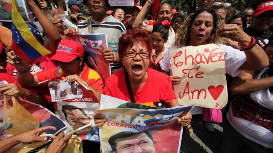 Euforia por regreso de Chávez; oposición exige transparencia Euforia por regreso de Chávez; oposición exige transparencia