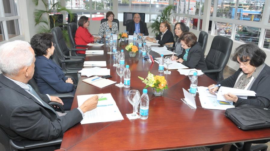 Ministra traza planes de trabajo con nuevo rector del Isfodosu Ministra traza planes de trabajo con nuevo rector del Isfodosu