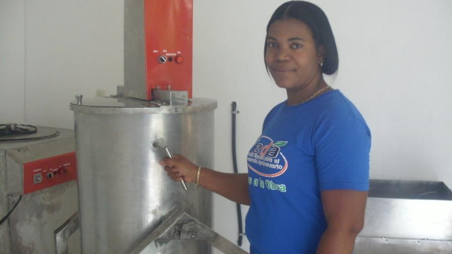 Feda financia pequeñas empresas a mujeres para elaborar productos de cacao Feda financia pequeñas empresas a mujeres para elaborar productos de cacao