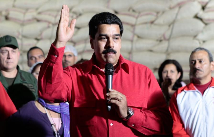 Previa asunción, Maduro advierte de mano dura