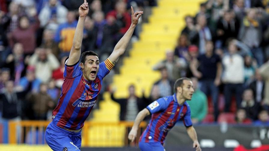 Valencia y Real alargan lucha por la Champions