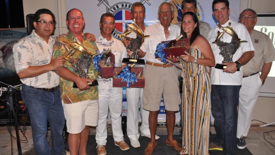 Boricuas arrasan con premios en torneo de pesca al Marlin Blanco Boricuas arrasan con premios en torneo de pesca al Marlin Blanco