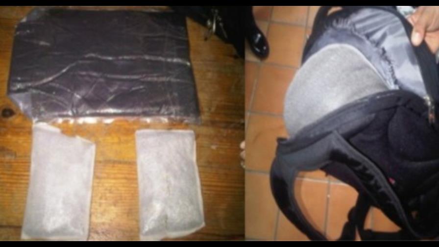 DNCD apresa en aeropuerto Punta Cana a dos alemanes con 1.2 kilos de cocaína