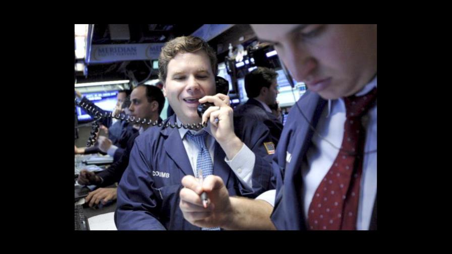 Ni una amenaza de atentado frena una sólida jornada en Wall Street