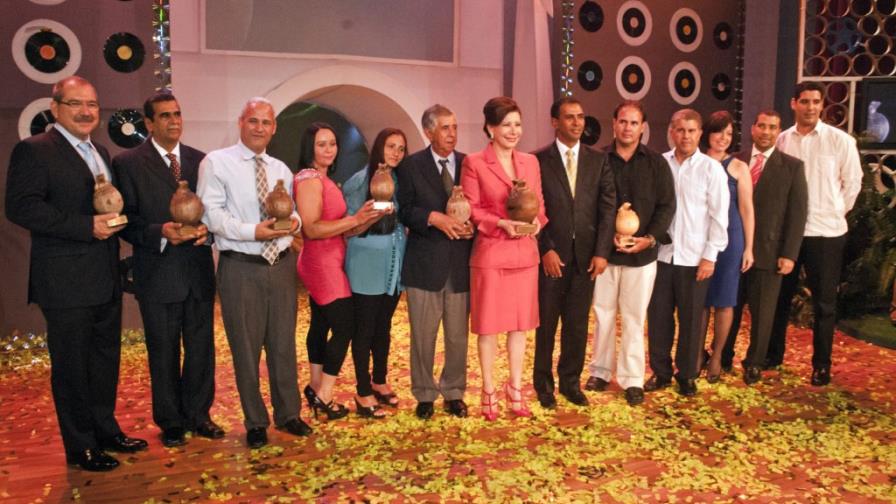 Entregan los Premios Atabey 2013