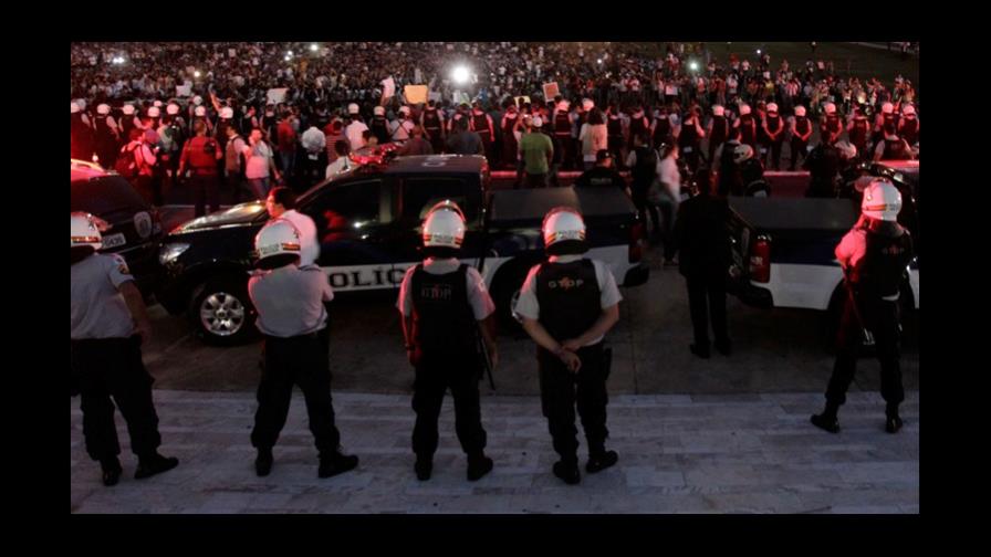 Manifestantes cierran acceso a estadio en Brasil