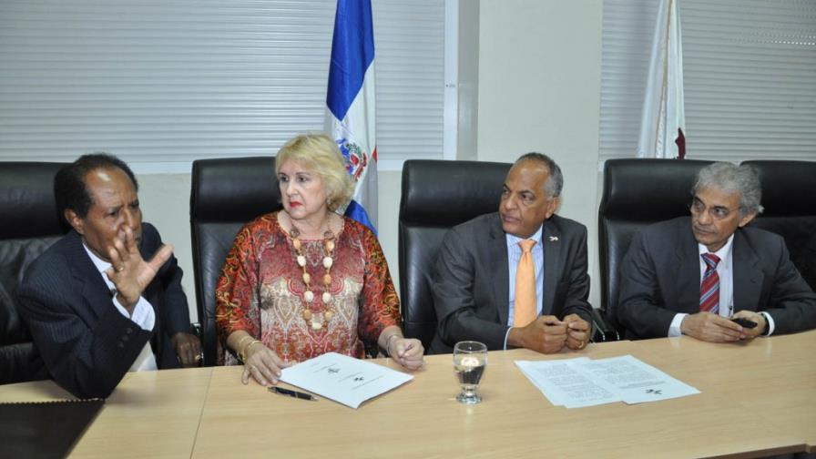 Victor Terrero propone certificar centros libres de discriminación en VIH