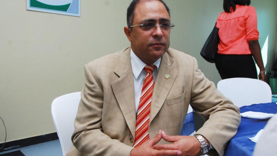 Una jornada quirúrgica en el Hospital Ney Arias