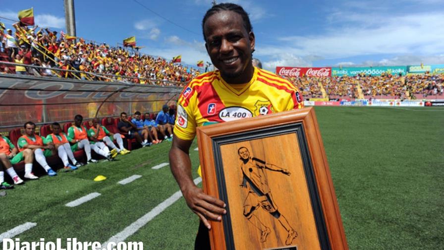 Víctor Núñez, el nuevo rey de los goles en el fútbol de Costa Rica