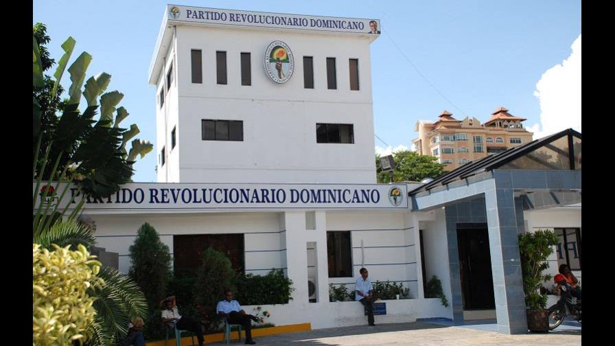 Piden a Hipólito desconvocar la reunión de la Comisión Política Piden a Hipólito desconvocar la reunión de la Comisión Política