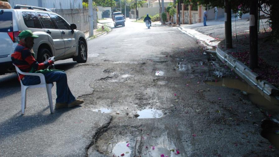 Avenida Isabel de Torres se encuentra deteriorada