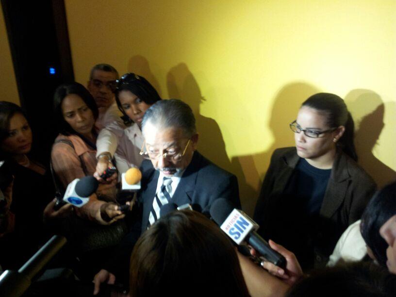 Danilo Medina sigue consultas sobre caso Bahía de las Águilas