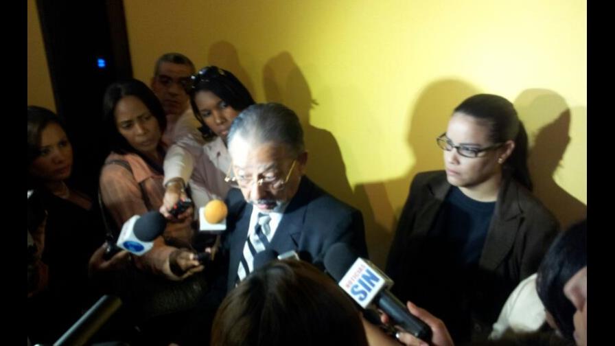 Danilo Medina sigue consultas sobre caso Bahía de las Águilas