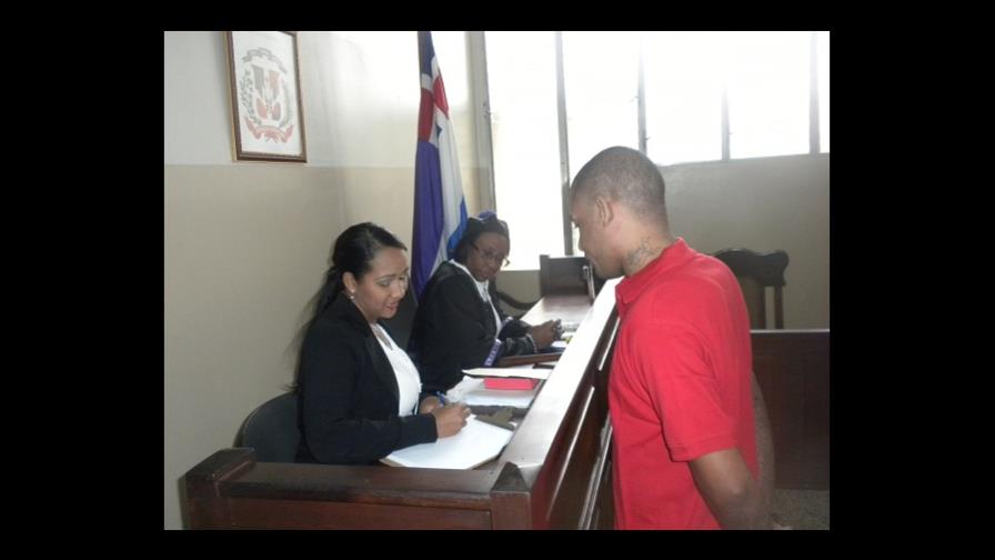 Jueza declara inconstitucional corte de pelo a Vakeró Jueza declara inconstitucional corte de pelo a Vakeró