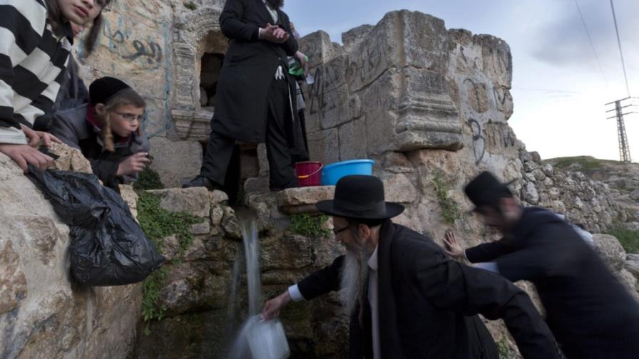 Agua pura de manantial para el pan