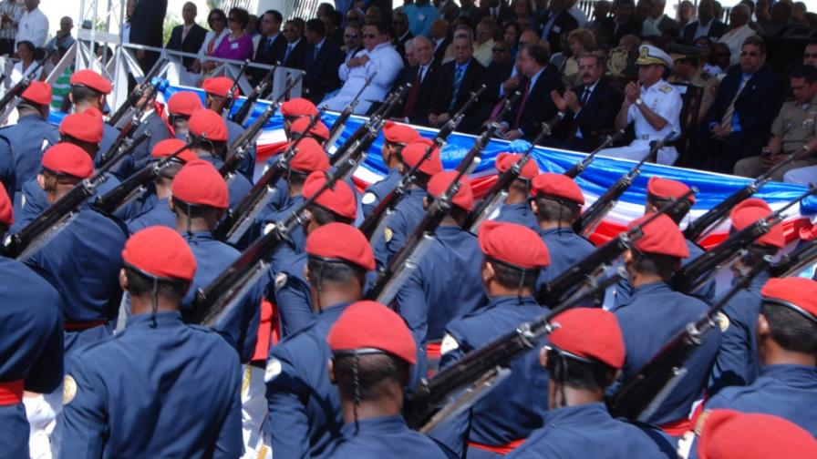 Danilo Medina acude a desfile cívico-militar Azua