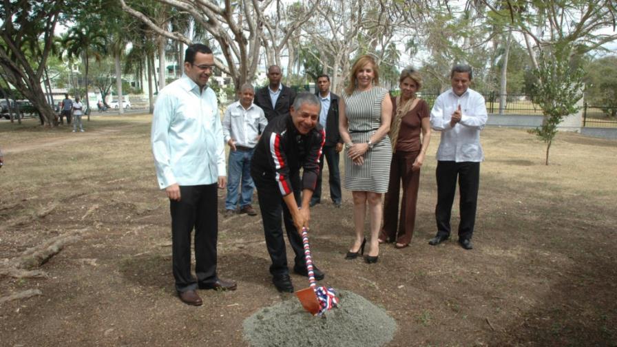 Inician uno de tres gimnasios públicos en Jardín Botánico
