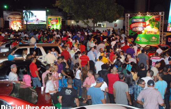 El patriotismo, de pie, en todo el territorio nacional