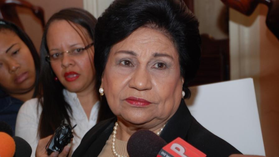 Ligia Amada pide a la ADP aceptar incremento salarial gradualmente