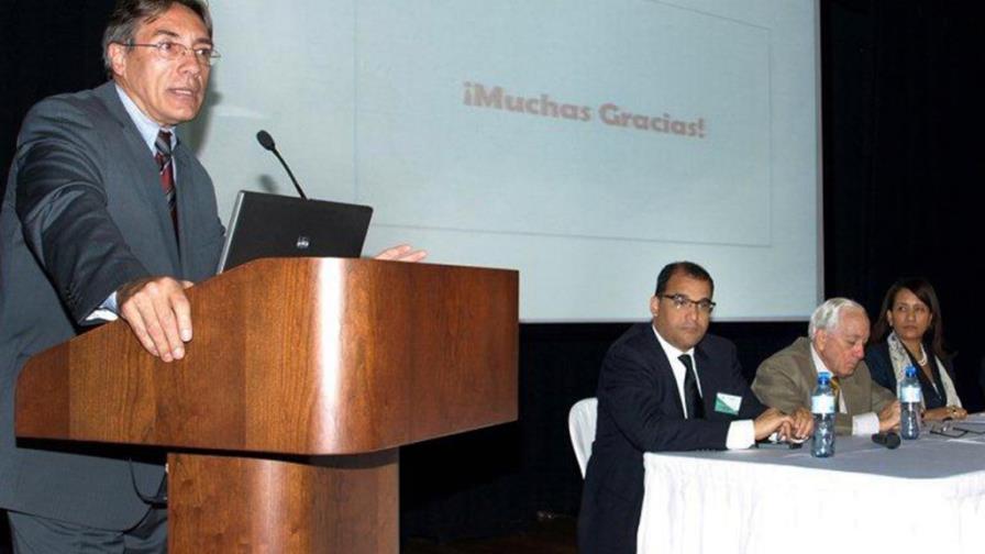 Plantean necesidad aplicación total de Ley de Función Pública