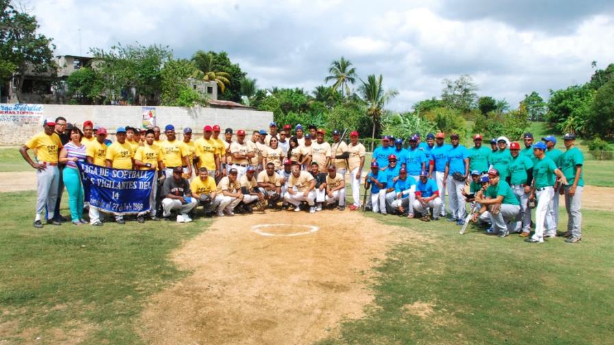 Copa Softbol Ramón Rivera, con 4 equipos
