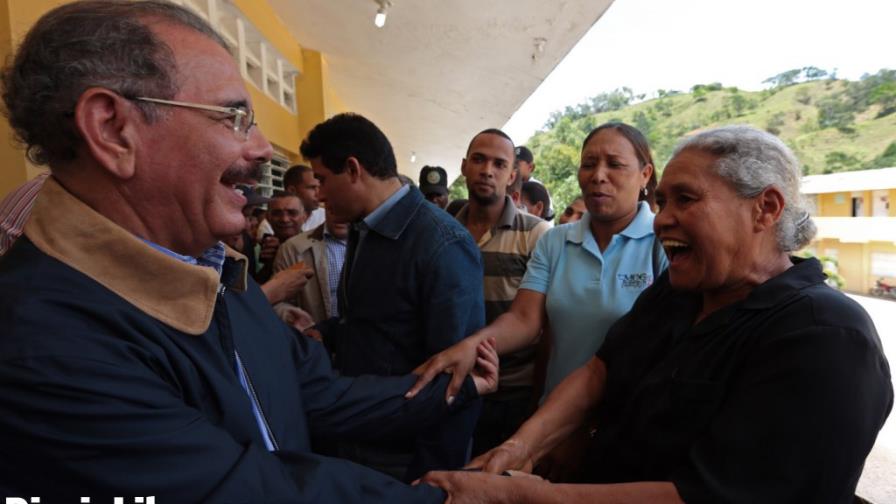 Presidente ofrece ayuda a productores de 3 provincias