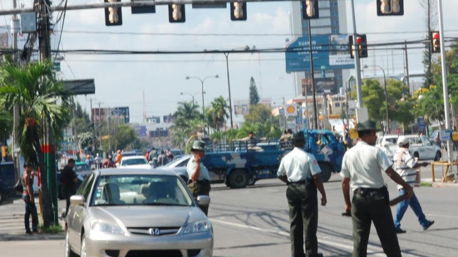 AMET retiene diariamente alrededor de 70 vehículos y 150 motocicletas